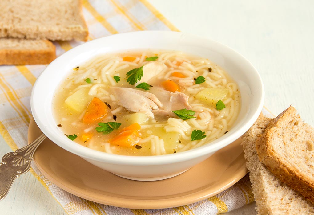 चिकन और नूडल सूप 
