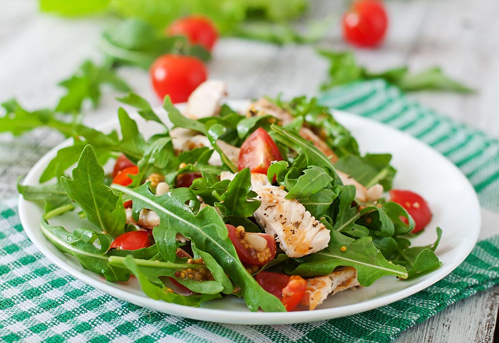 Chicken and arugula salad