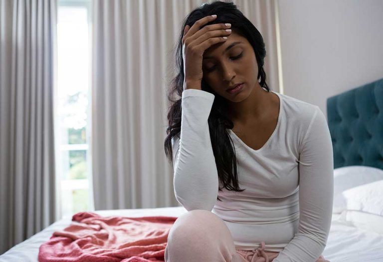 9 Signs That Show Nutrient Deficiency in Women - Watch Out