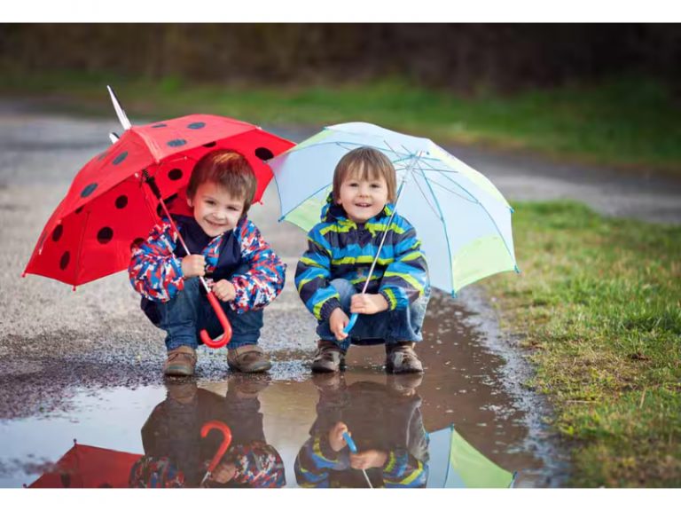 Squatting in Baby and Toddler - Benefits and Warning Signs