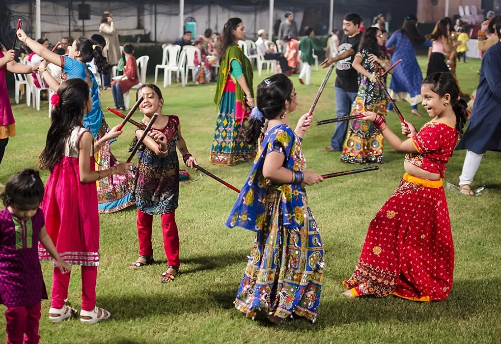 Radha Navratri Garba Girls Dress Lehenga Choli With Dupatta For Kids