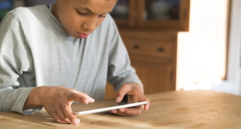 Should Pre Schoolers Use an iPad? Here's What the Experts Think