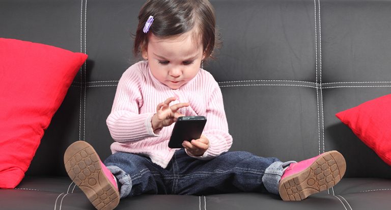 Swiping Mobiles for Babies - How They Do/Don't Help