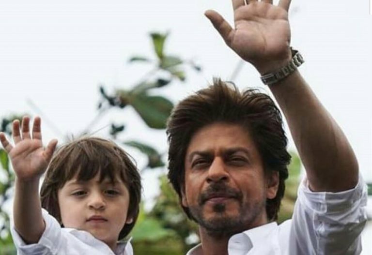 Shahrukh Khan's Little Son AbRam Has a Unique Play Idea For Daddy!