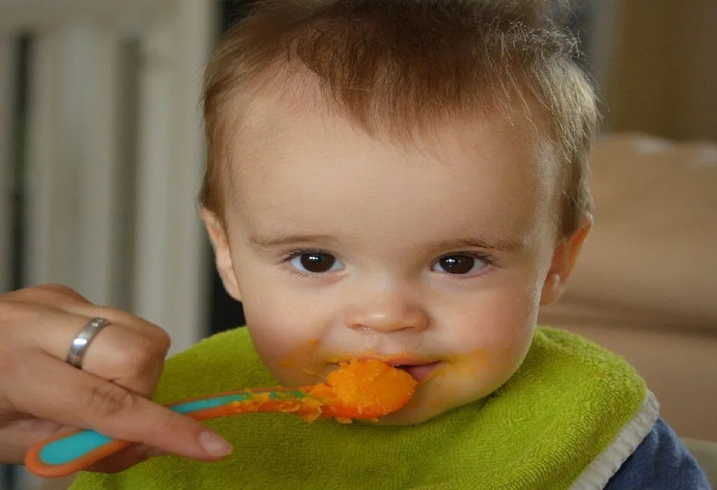 Is It Right To Introduce Solid Food Before 6 Months? Here’s What The Experts Think