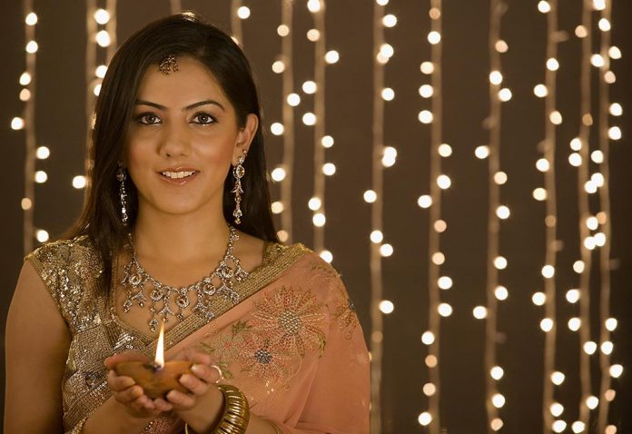 Style Tips for a Fashionable Diwali