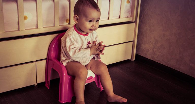 8 Night-Time Potty Training Tips To Free Your Baby Of Overnight Diapers!