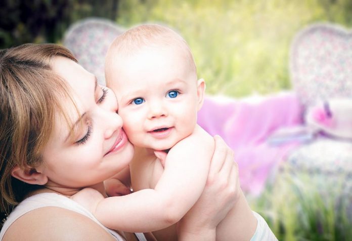 8 things that your baby knows about you right from the beginning