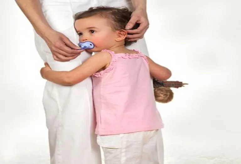 Balancing Your Toddler's Clinginess and Need For Exploration