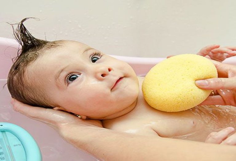 Dealing with Fear of Bath in Babies