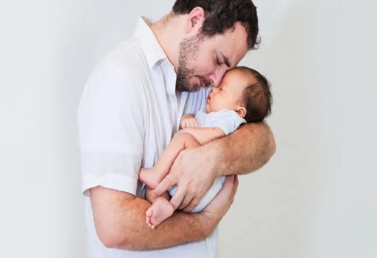 Dad Shares Absolutely BRILLIANT Idea To Put His Baby Girl To Sleep – Works Like Magic!