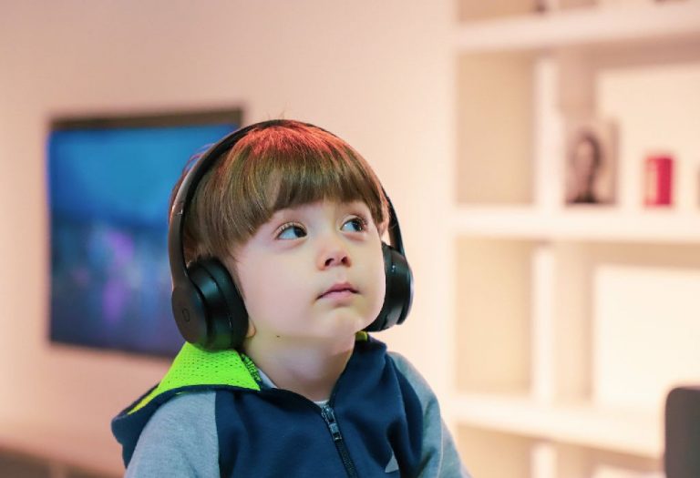 How Toddlers Learn Through Music