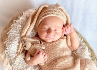 क्या शिशु सांस ले रहा है? क्या शिशु सांस ले रहा है?