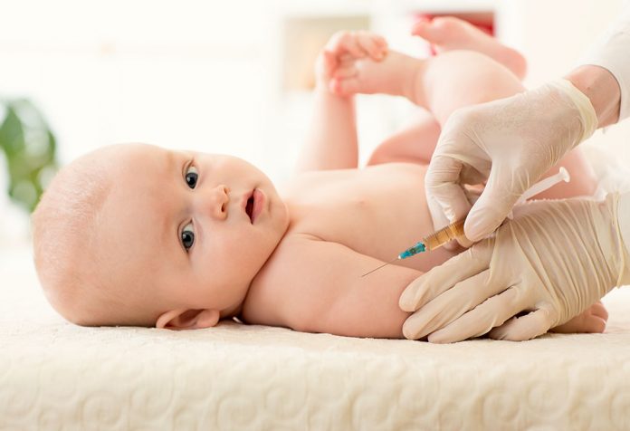 2 महीने के शिशु के लिए वैक्सीनेशन - पूरी लिस्ट