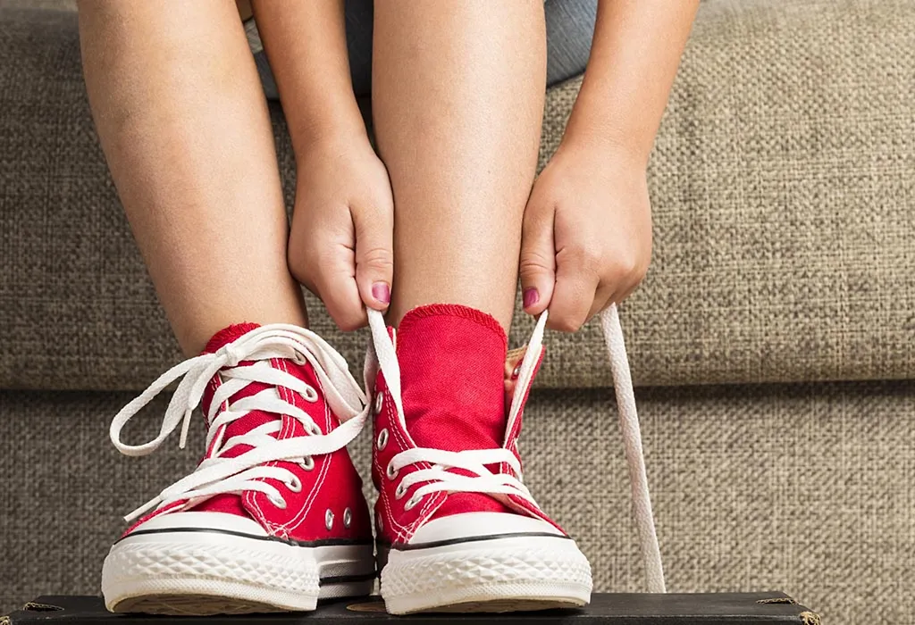 Teaching Toddler to Tie Shoes in Quick and Easy Steps