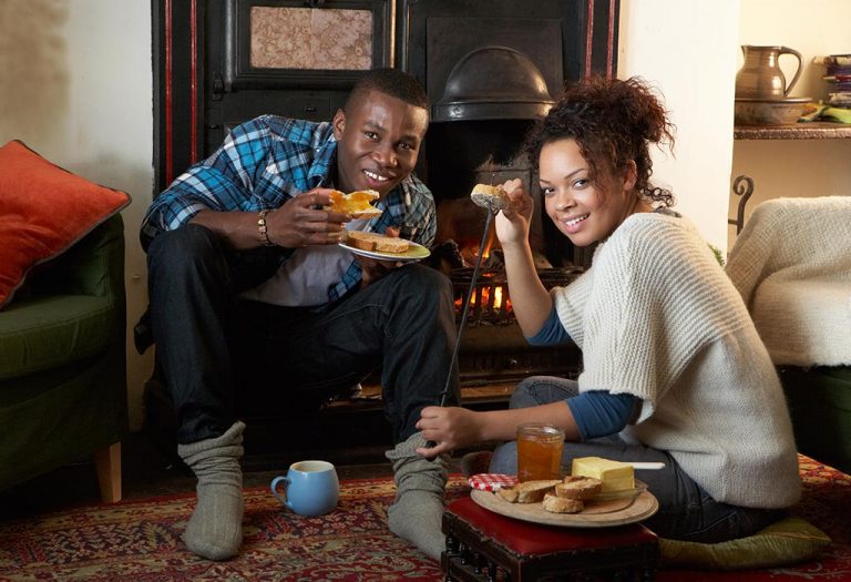 5 Tips to Plan the Perfect Romantic Staycation This Winter