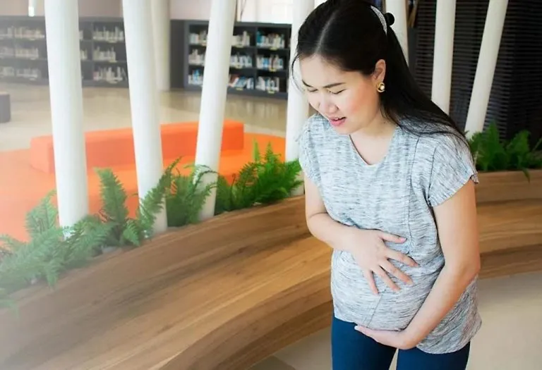 Vomiting During Labour - Causes and Tips to Deal With It