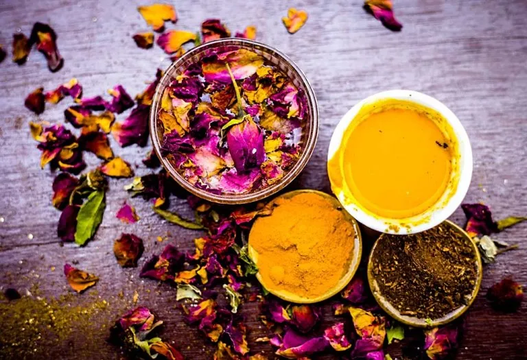 Homemade Bleaching Face Packs to Brighten Your Skin Naturally