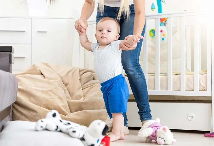 तुमचे बाळ एकटे उभे राहण्यास सक्षम असेल. तुमचे बाळ एकटे उभे राहण्यास सक्षम असेल.