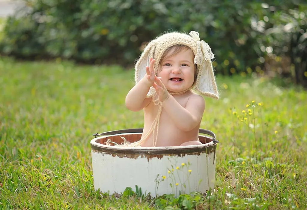 बाळ आता नाचून आणि गाऊन त्याच्या हालचालींना आणखी प्रोत्साहन देऊ शकता बाळ आता नाचून आणि गाऊन त्याच्या हालचालींना आणखी प्रोत्साहन देऊ शकता