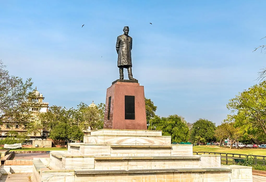 Statue in Nehru Garden