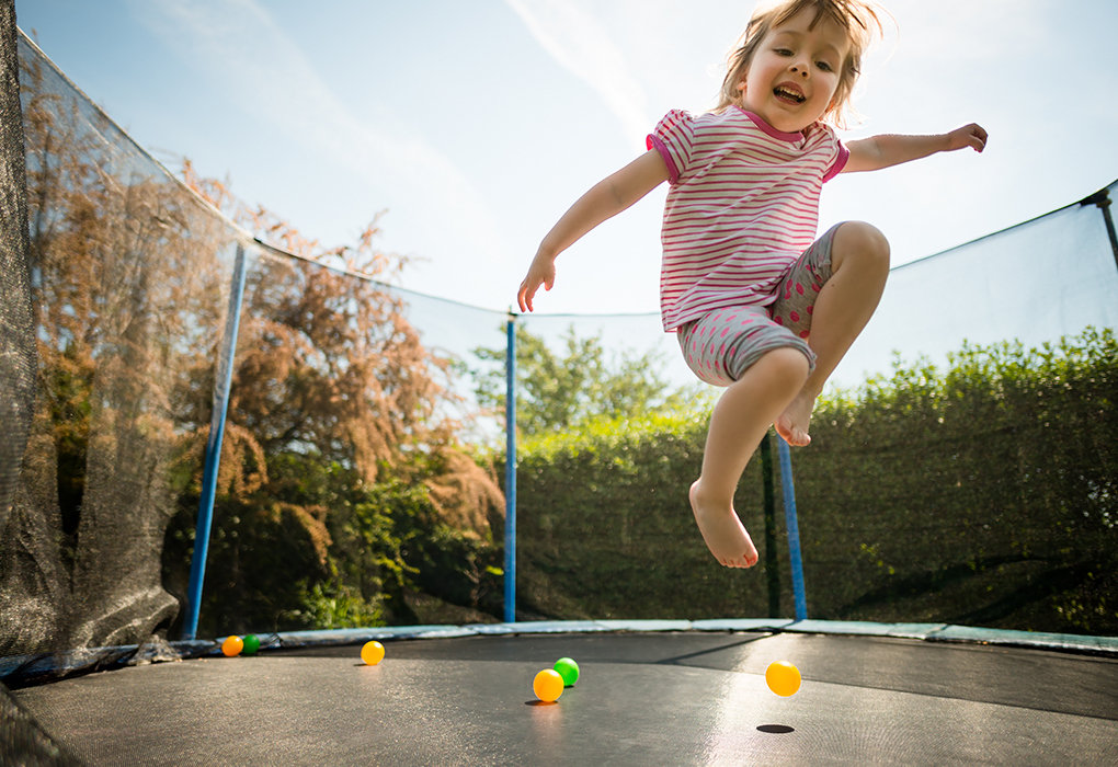  Trampolin Springt 