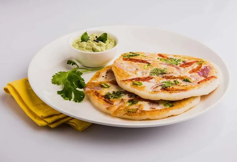 Nachni Oats Uttapam