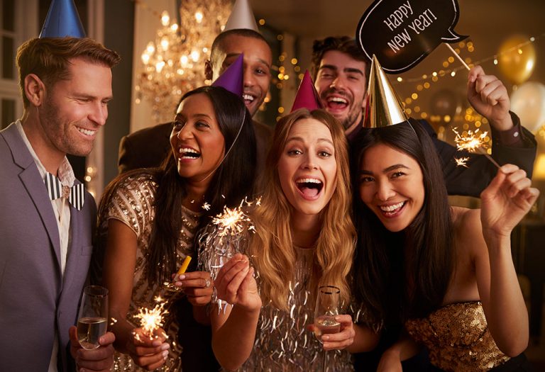 11 Hacks to Save Money While Planning for Your Christmas & New Year Parties