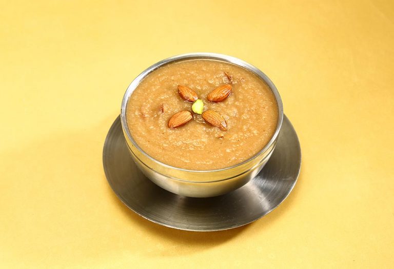 Apple flavoured suji halwa