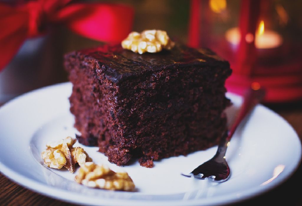 Chocolate Dates and Nuts Cake