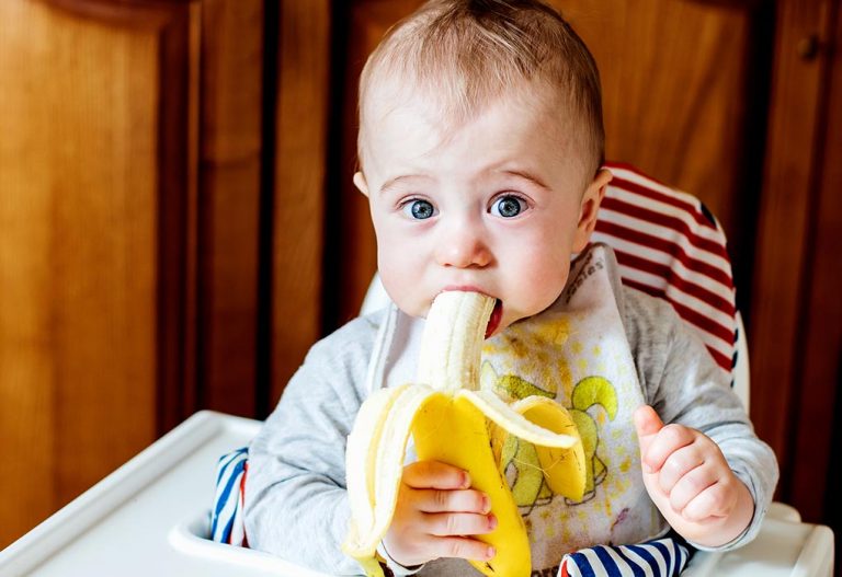 Banana Allergy in Babies - Symptoms and Treatment