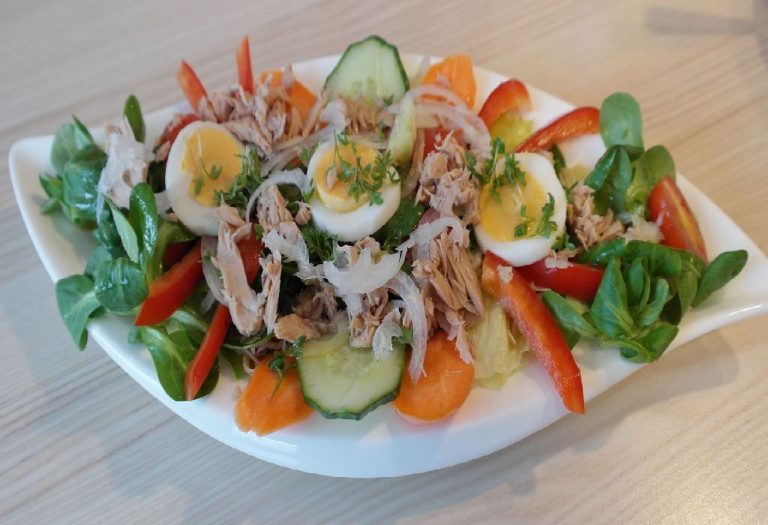 Healthy egg salad