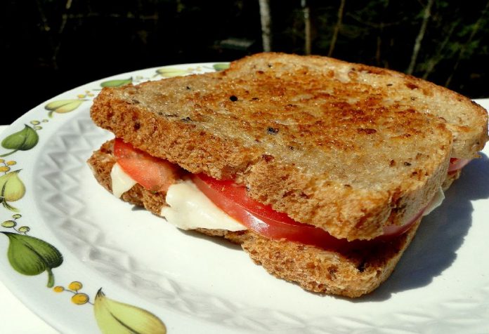 #SnackAttack Tomato Mozzarella Sandwich