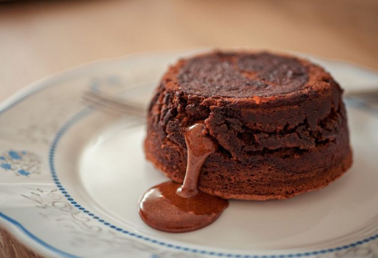 #MummasTouch Chocolate Cake in 5 mins