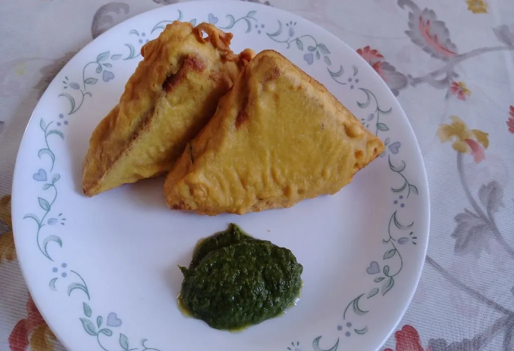 How to Make Bread Pakora with Potato Filling Recipe on FirstCry Parenting