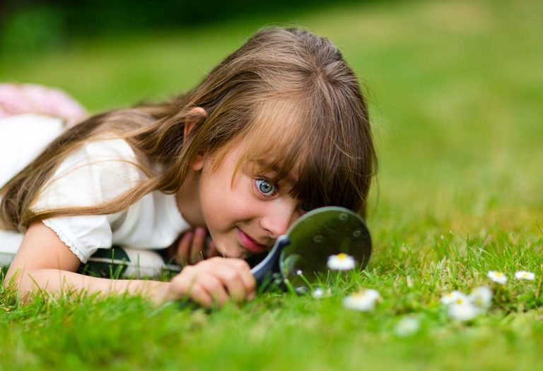 Importance of Curiosity in Children and Tips to Develop It