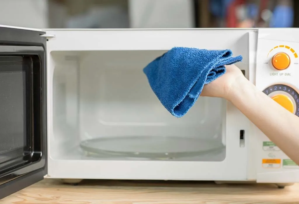 How to clean your microwave with vinegar and lemons - This Girl Can  Organise