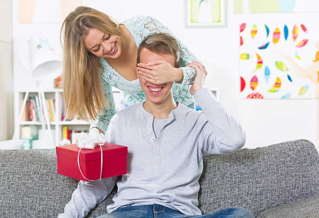 what surprise to give your boyfriend