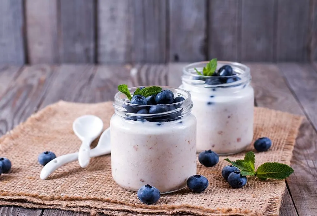 Yoghurt with blueberries