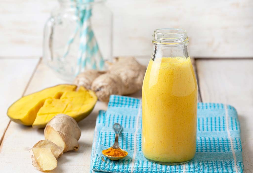 Turmeric Smoothie with Carrot and Ginger