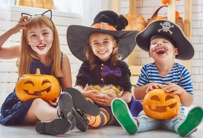 12+ Easy and Scary Halloween Makeup Ideas for Kids to Try this Year