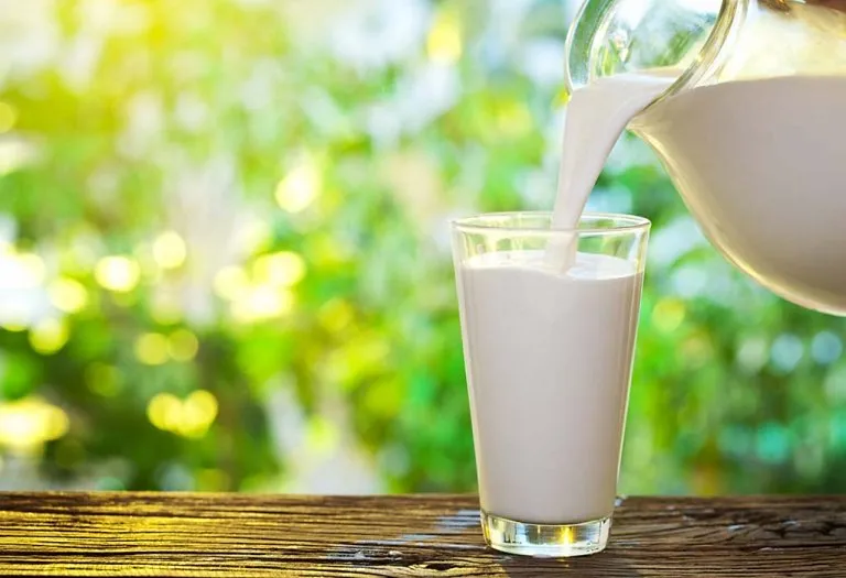 10 Benefits of Drinking Milk at Night