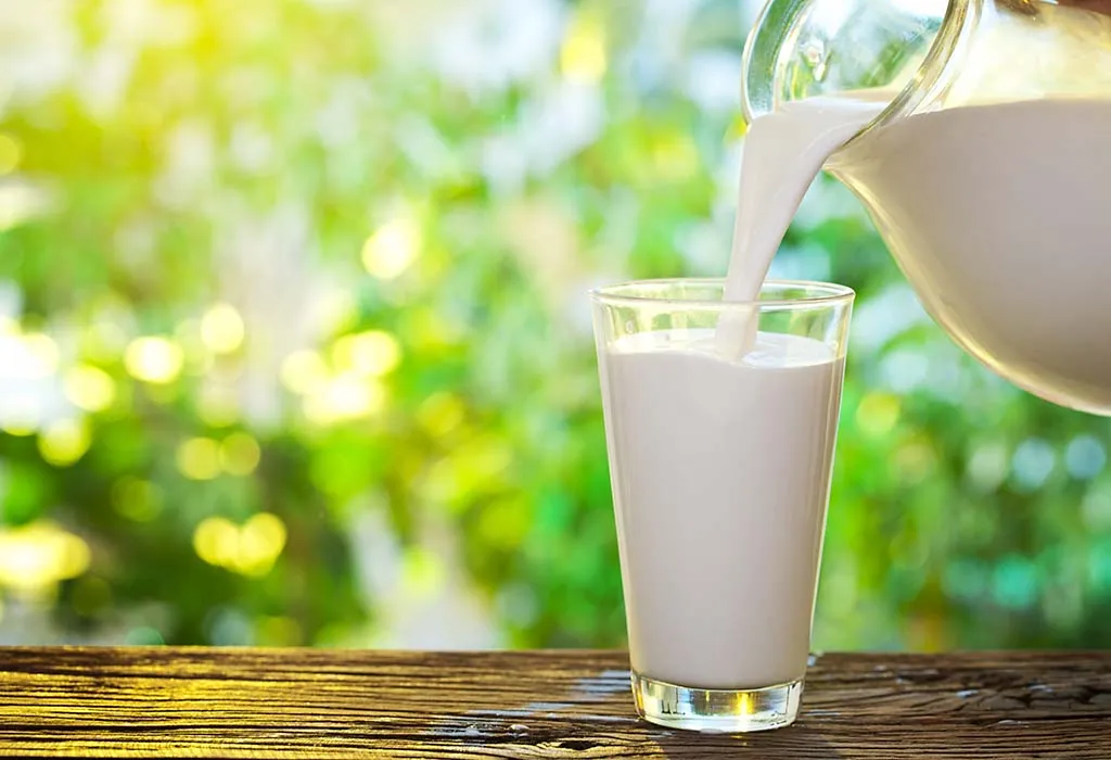 10 Super Benefits of Drinking Milk at Night