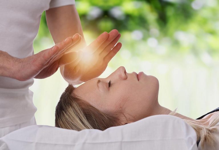 9 Benefits of Reiki- The Ancient Healing Tool for Your Mind and Body