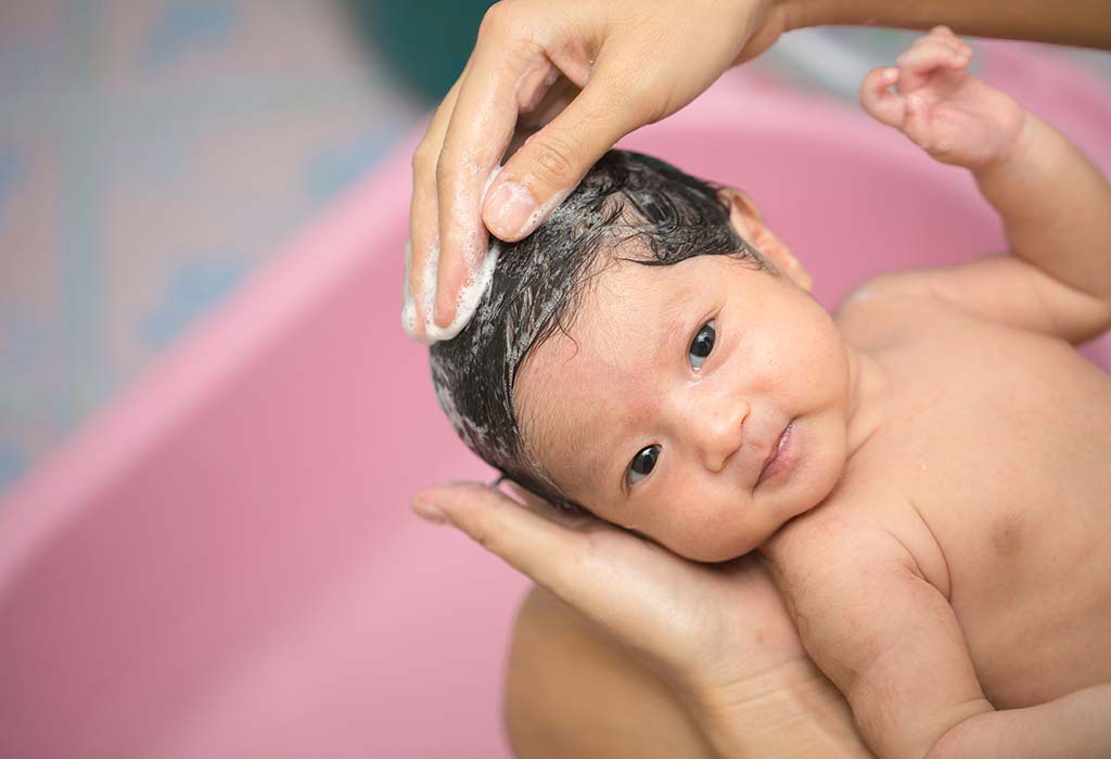 when should a newborn get a bath