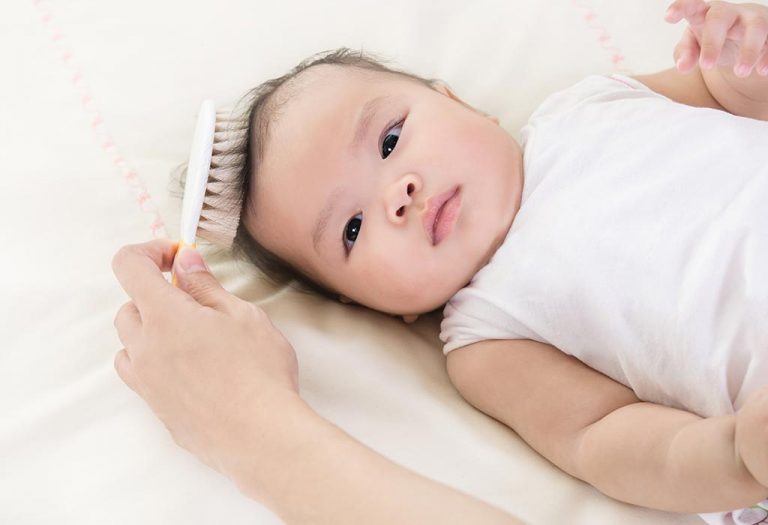 5 Reasons to Brush Your Baby's Hair Regularly