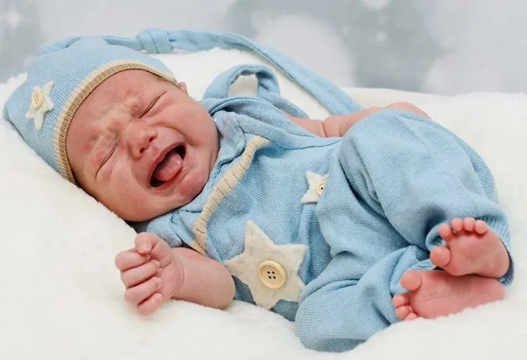 Colic in Newborn Babies - How to Deal with It