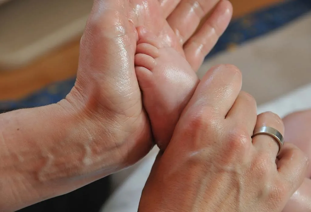 How to Give Your Baby an Oil Bath for 