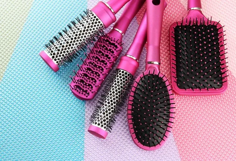 Easy Tips and Tricks to Clean Combs and Hair Brushes