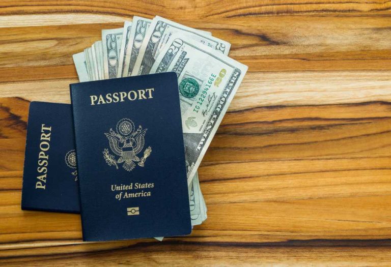 15 Smart Ways to Travel With Money
